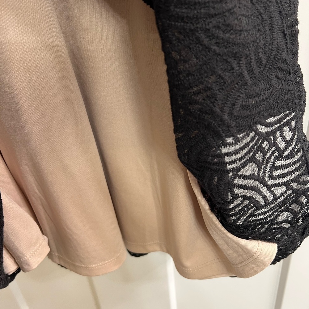 Jax‎ Elegant Black Lace Dress - Picture 4 of 8